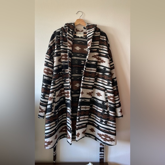 Aztec Print Fall Coat - Picture 4 of 7